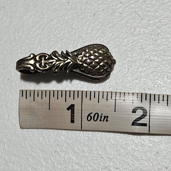 Vintage Silver Tone Pineapple Motif Pendant for Necklace DIY Retro Jewelry - Picture 4 of 4